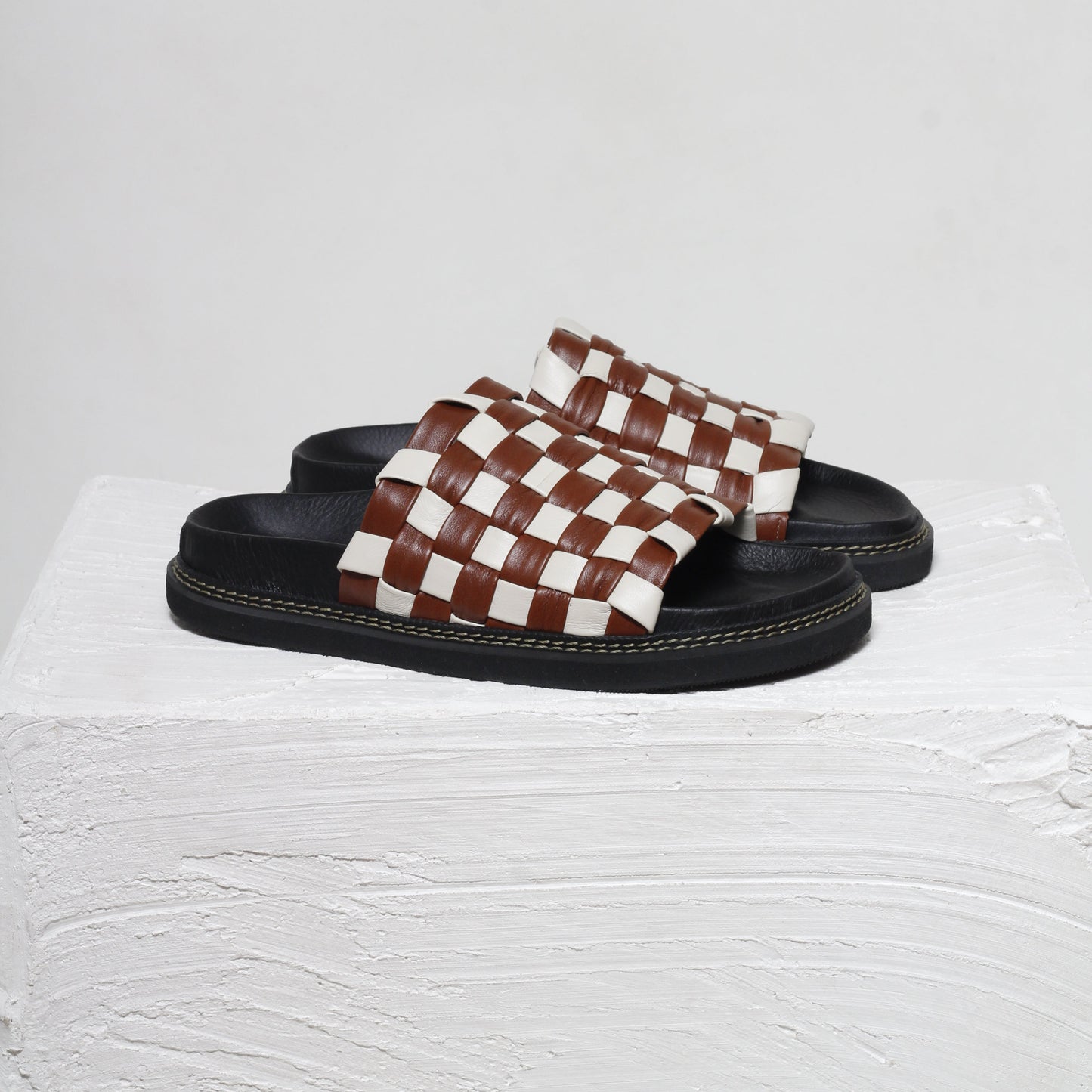 Ipanema Brown & Off-White Woven Sliders