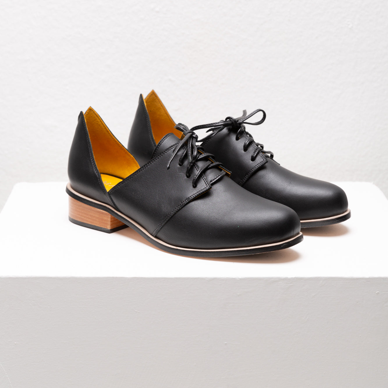 Zapatos derby negros Bia