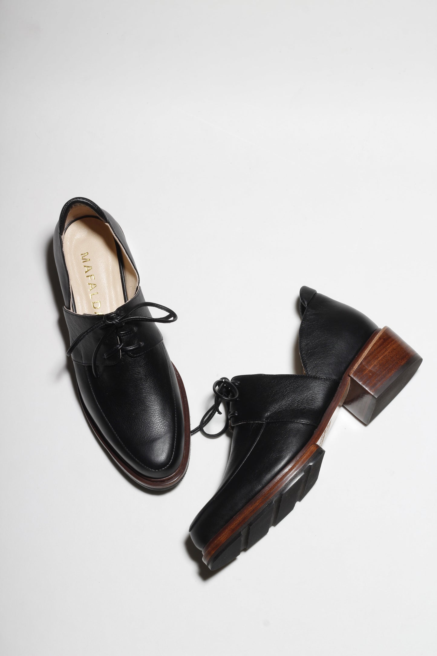 Bia Black Derbies