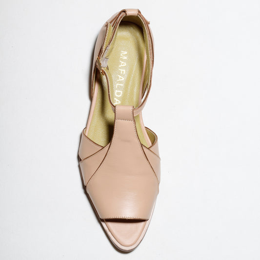 Beige peep-toe smart and delicate  sandal with Mafalda branding on a white background