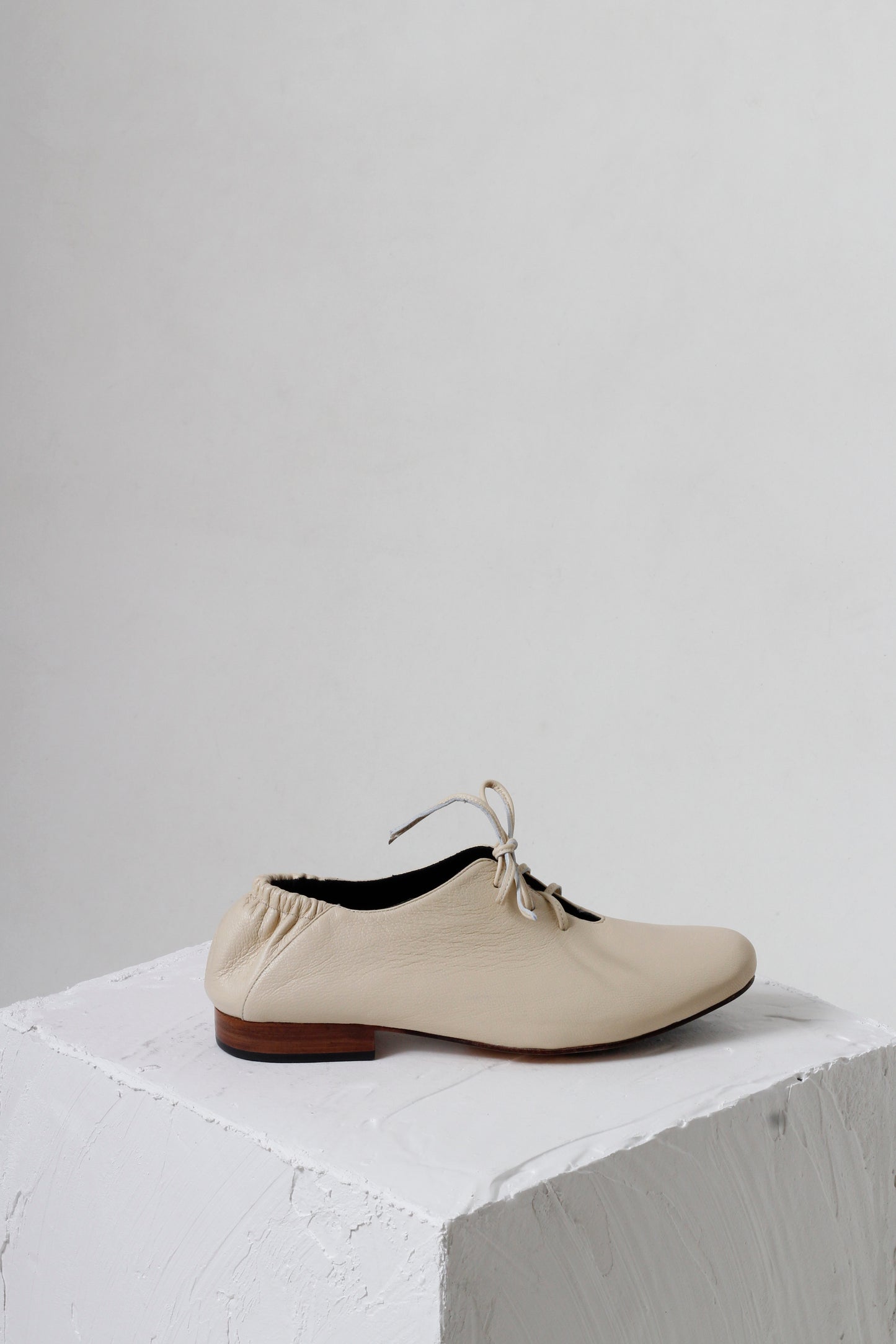 Lila Off White Derbies by Mafalda Handmade craftsmanship