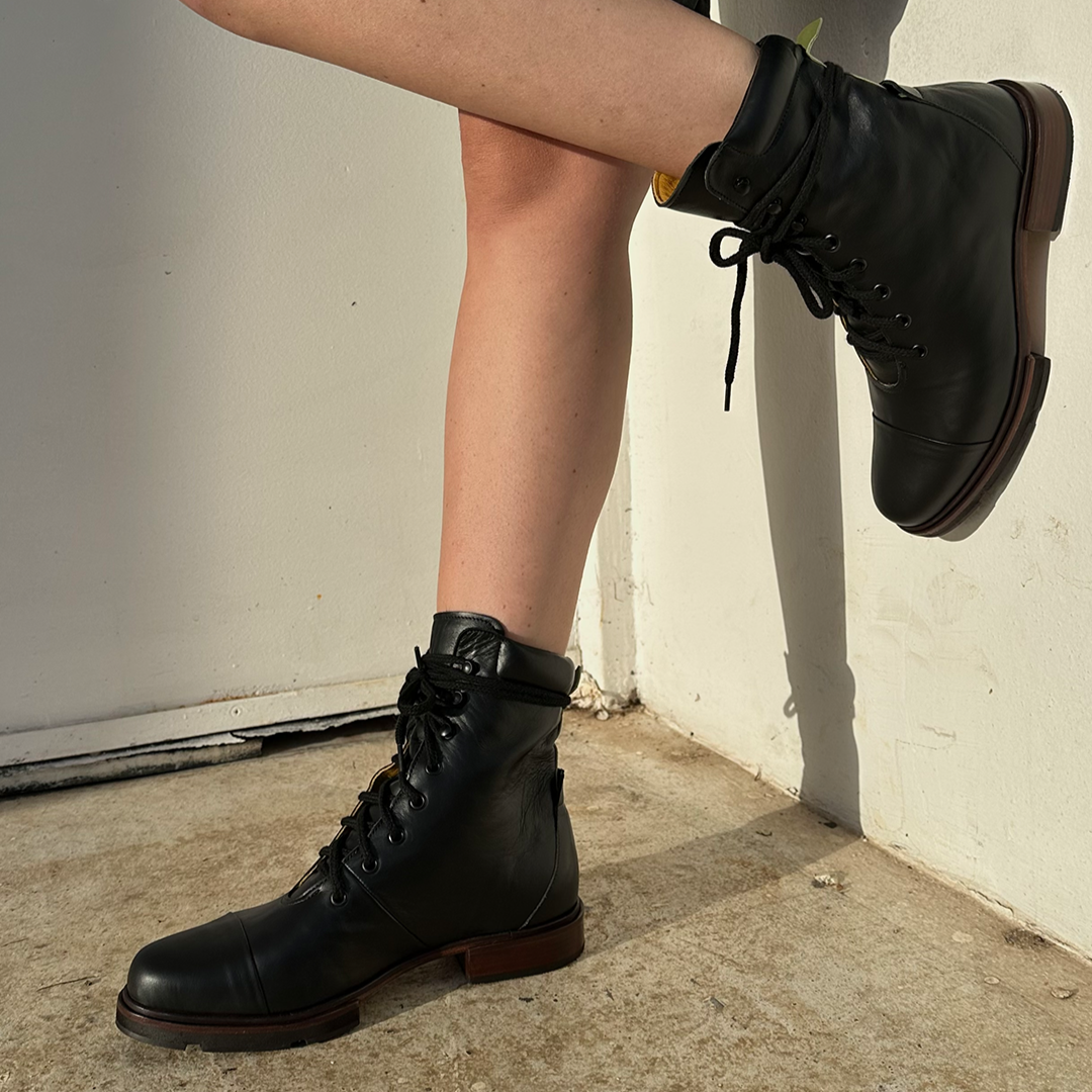 Uma Black Boots – Mafalda