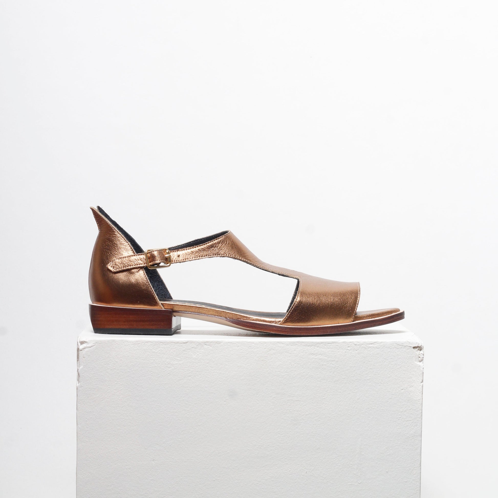 Yoko gold sandals by MAfalda, crafted in genuine leather with geometric cut-out on side